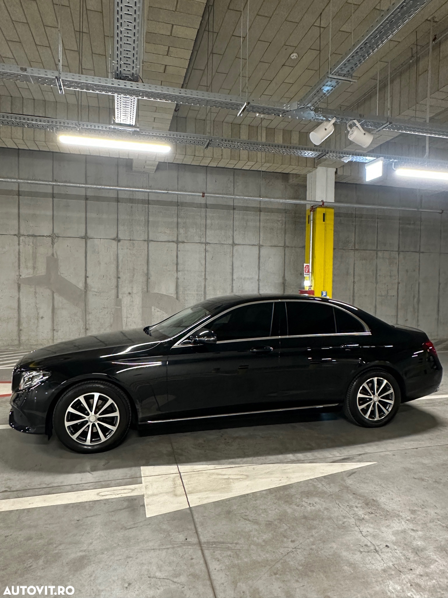 Mercedes-Benz E 220 d T 9G-TRONIC - 2
