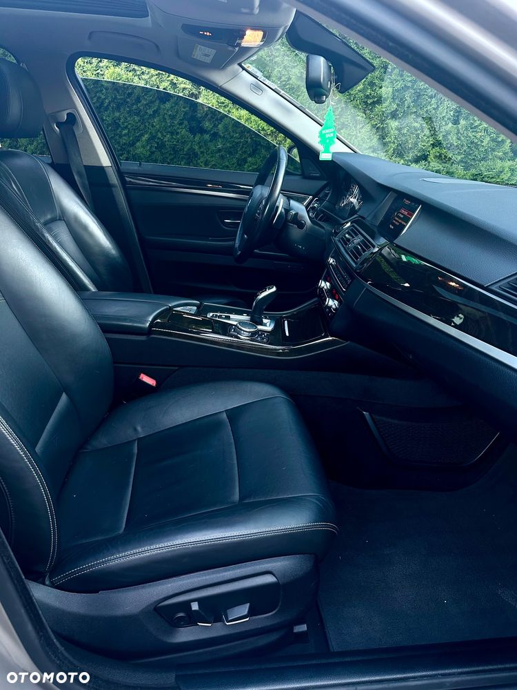 BMW Seria 5 535i xDrive Luxury Line - 14
