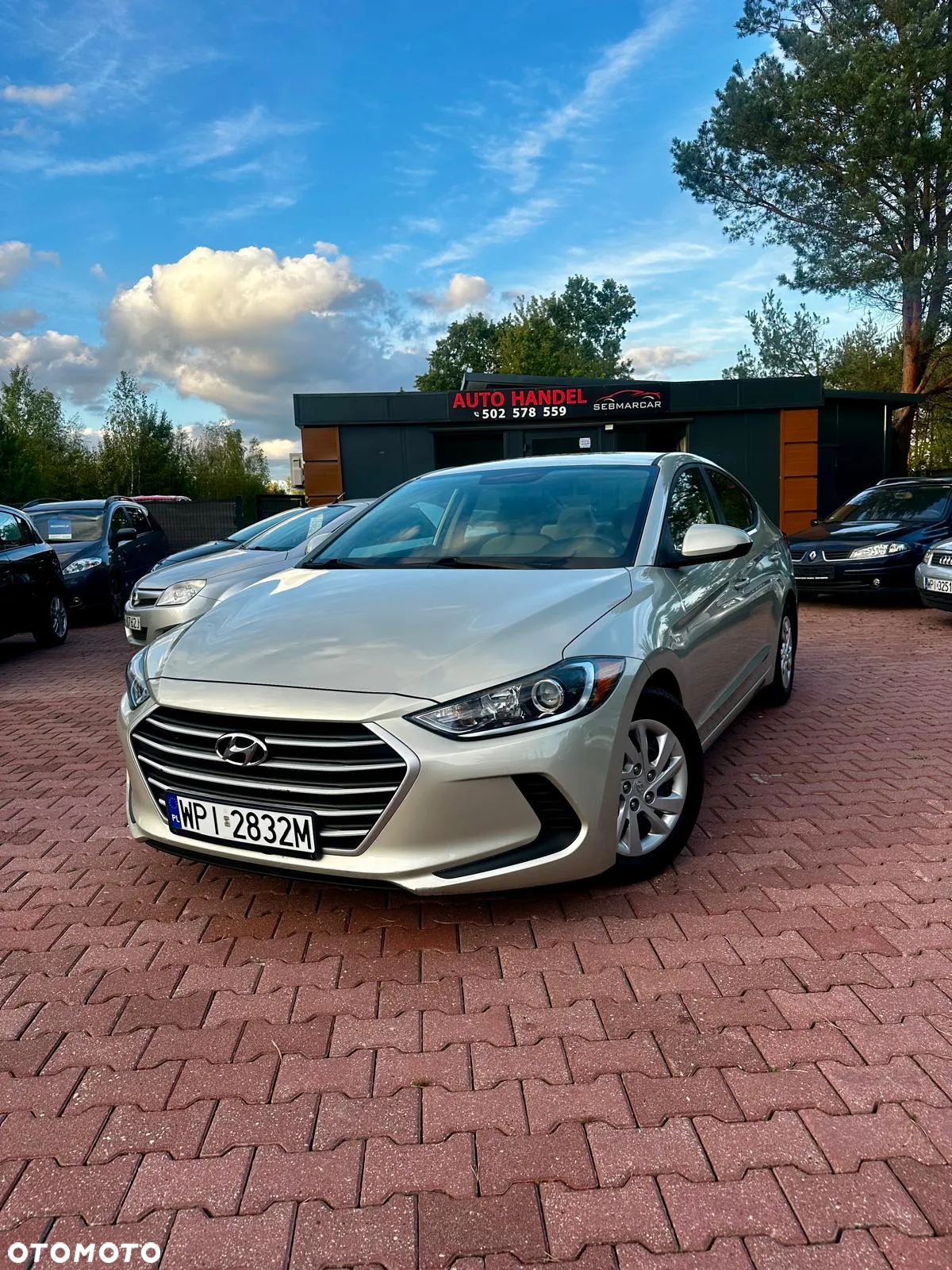 Hyundai Elantra - 7