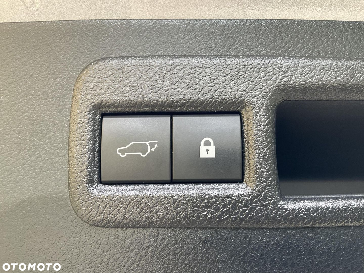 Lexus NX 300h F Impression AWD - 33