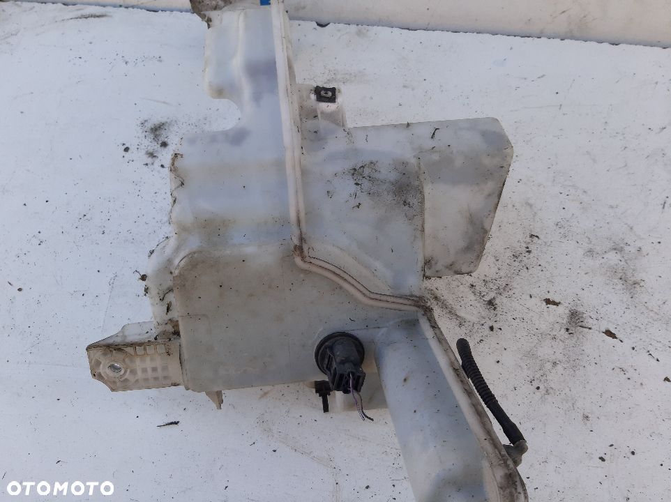 ZBIORNICZEK ZBIORNIK SPRYSKIWACZY VW PASSAT B6 - 2