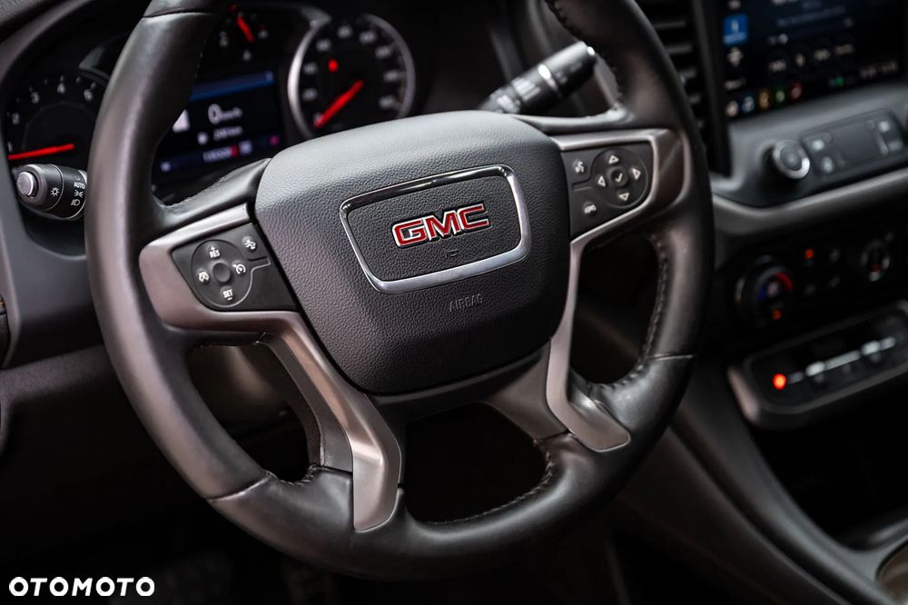 GMC Acadia - 10