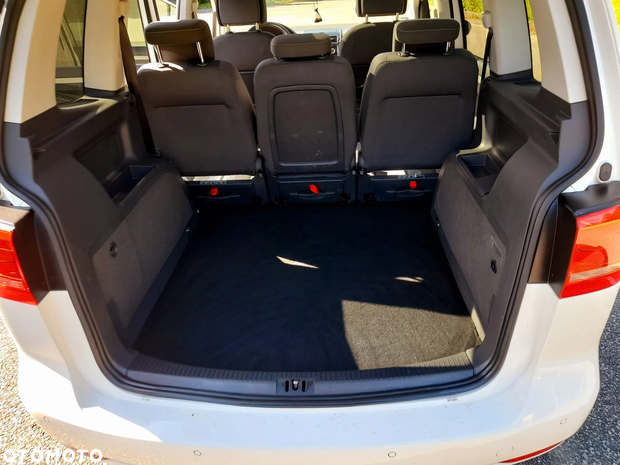 Volkswagen Touran 2.0 TDI DPF Highline - 31