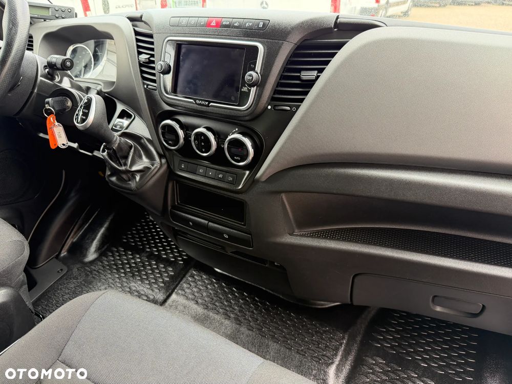 Iveco Daily 3,0 Chłodnia Mroźnia Winda - 30