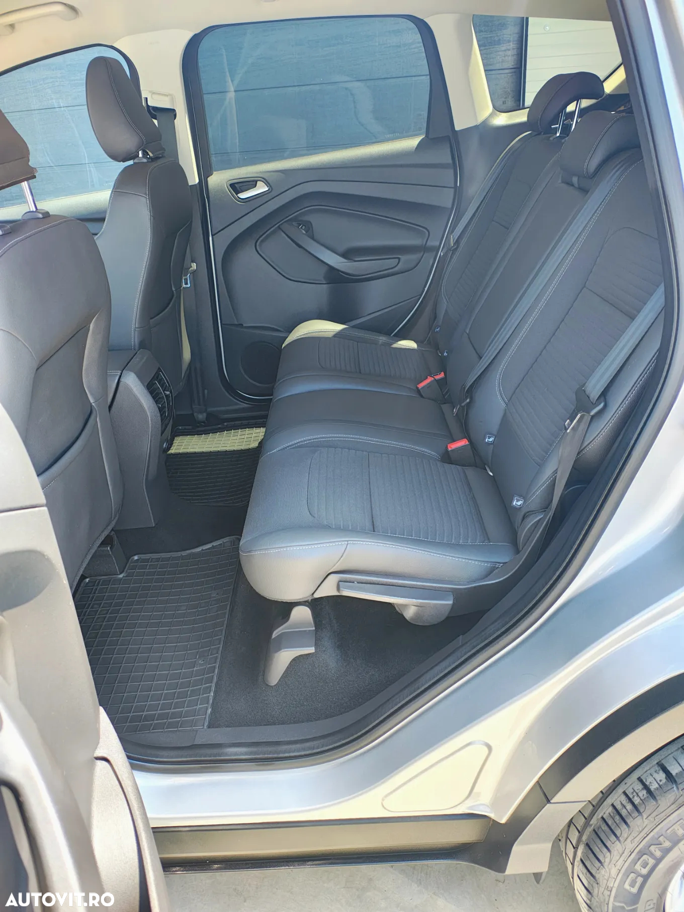 Ford Kuga 2.0 TDCi 2x4 Titanium - 7