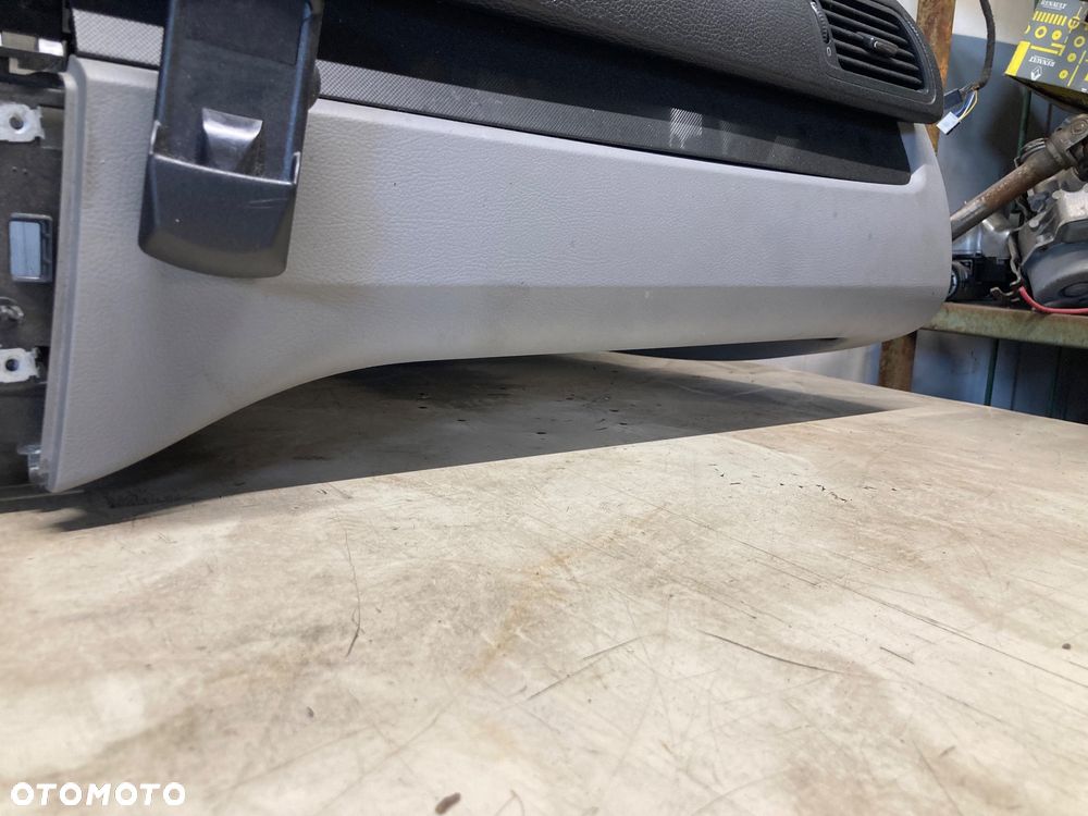 VW PASSAT B6 KONSOLA DESKA ROZDZIELCZA KOKPIT CZARNA DÓŁ SZARY - 3