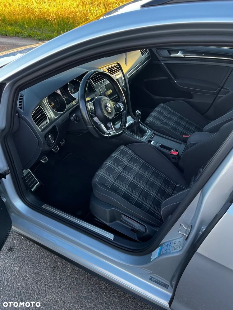 Volkswagen Golf GTD (BlueMotion Technology) - 23