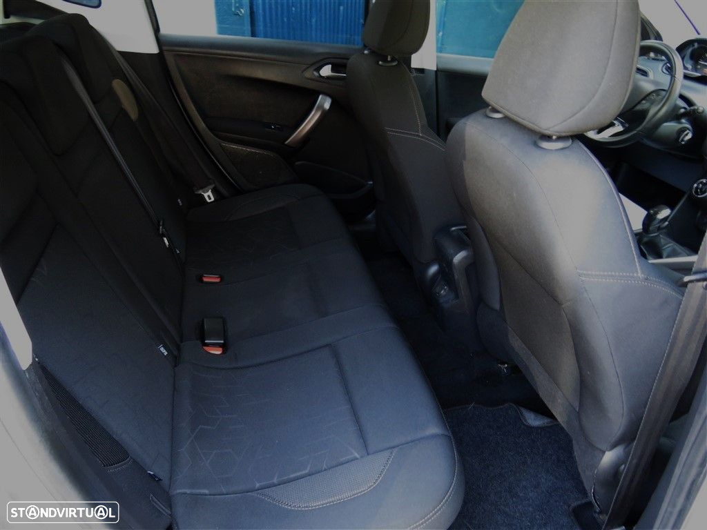 Peugeot 2008 1.2 PureTech Style - 13