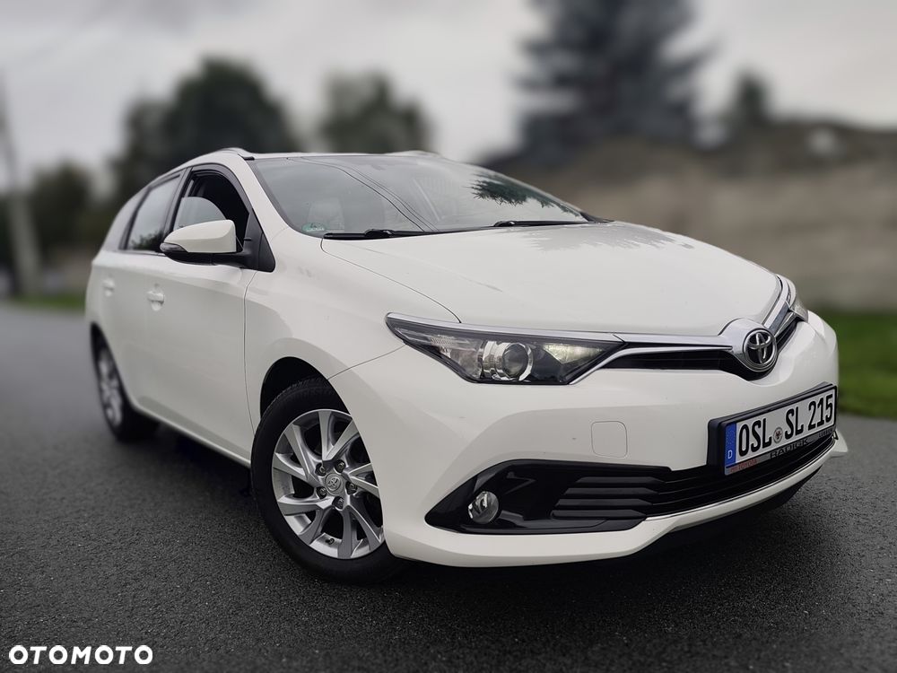 Toyota Auris - 1