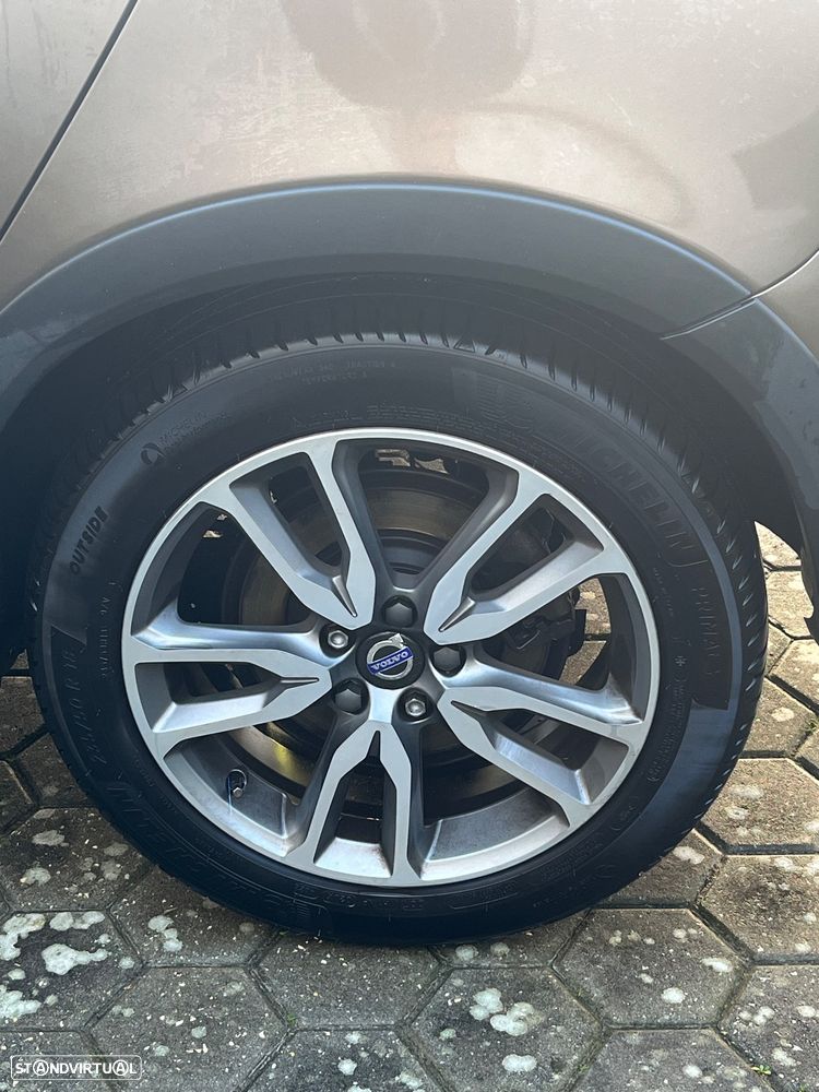 Volvo V60 Cross Country 2.0 D4 Pro - 4