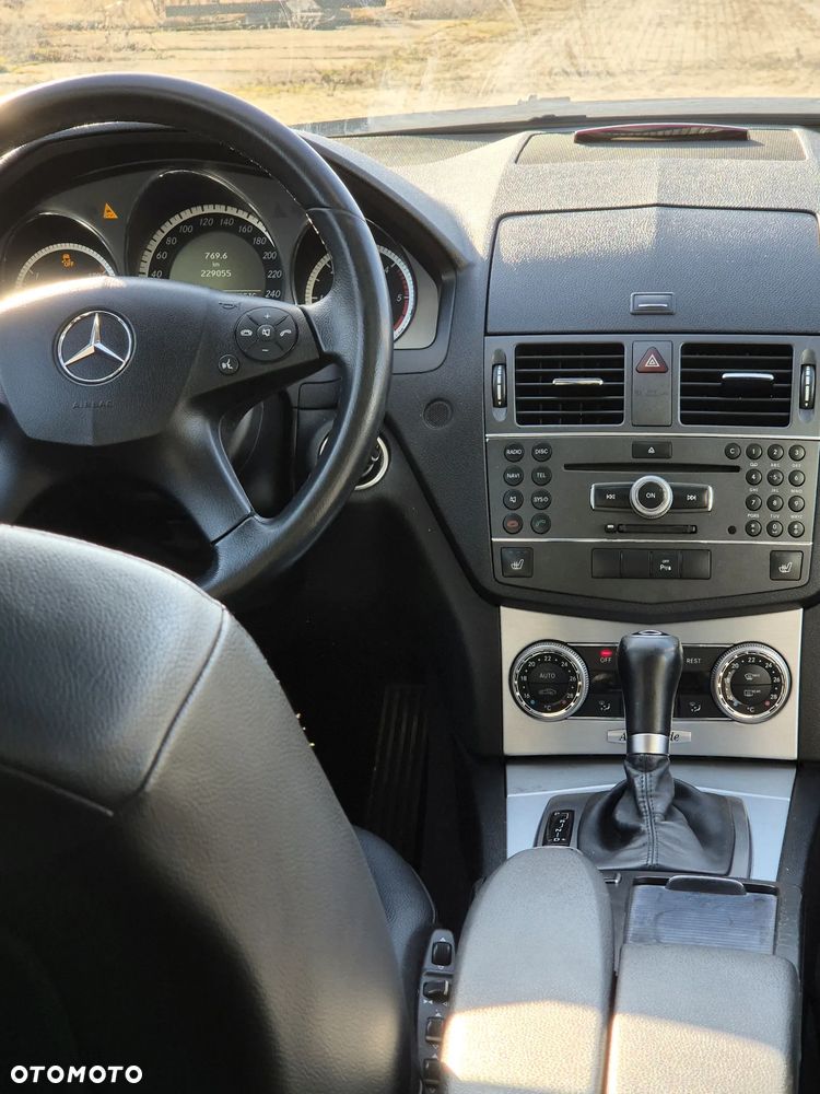 Mercedes-Benz Klasa C 220 CDI DPF Automatik BlueEFFICIENCY Avantgarde - 15