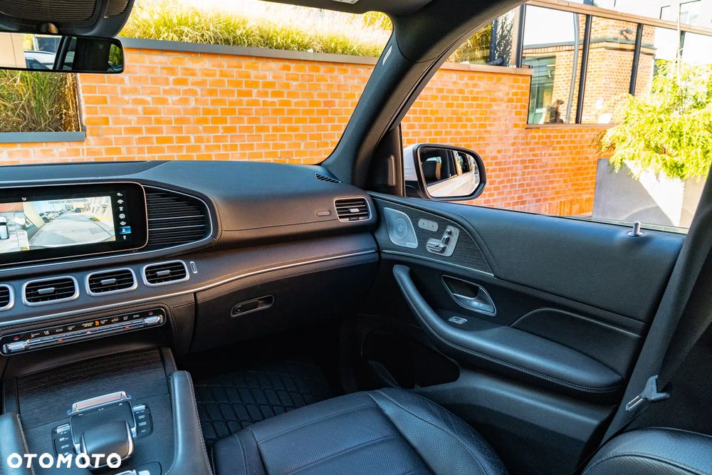 Mercedes-Benz GLS - 22