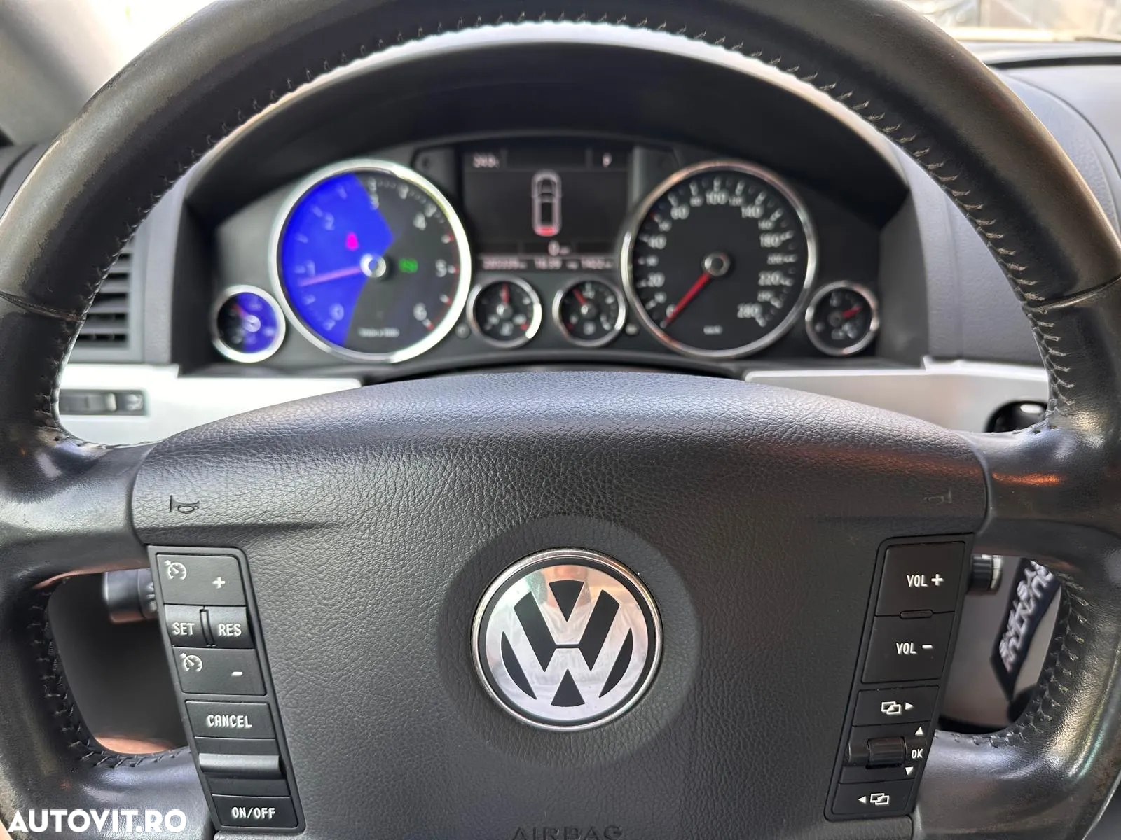Volkswagen Touareg - 13