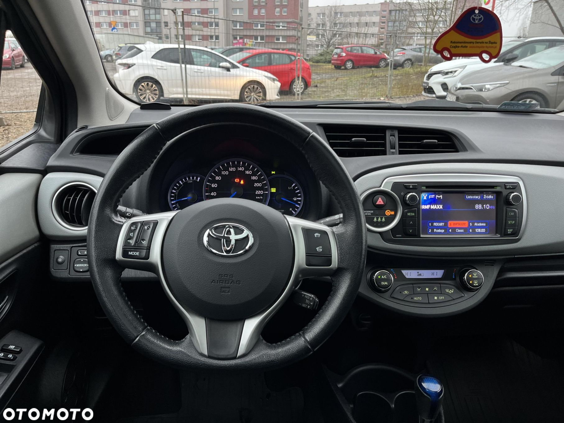 Toyota Yaris - 16