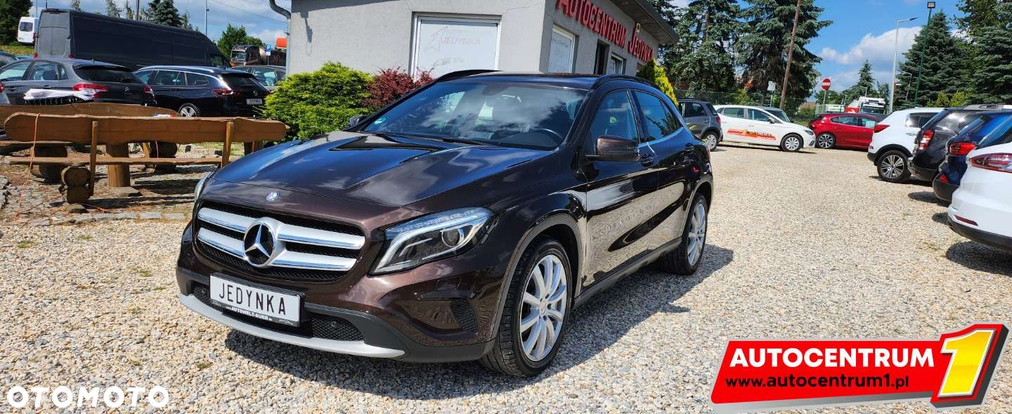 Mercedes-Benz GLA - 13