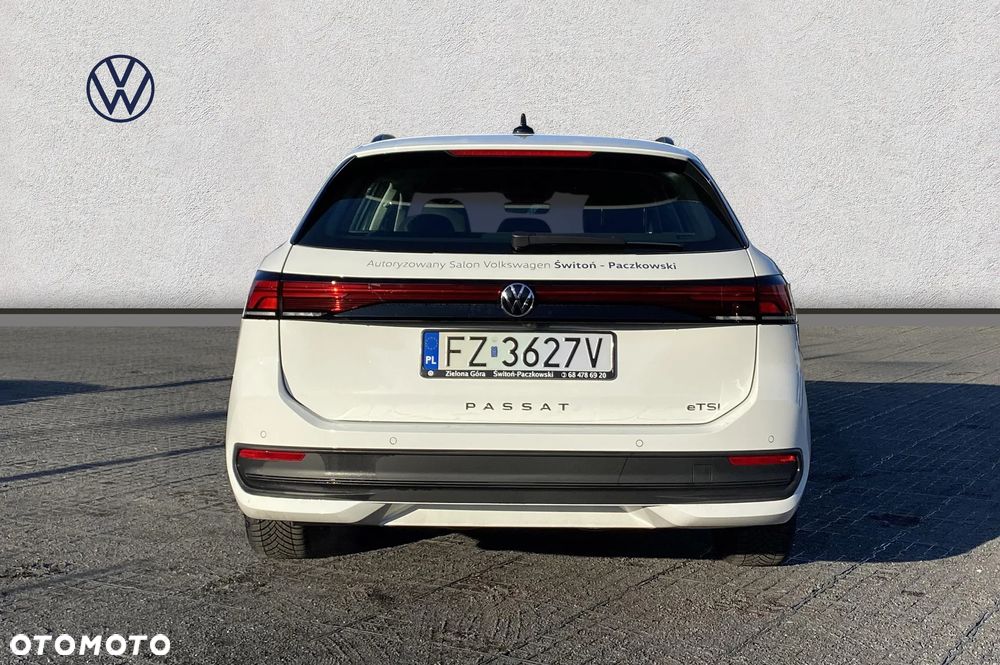 Volkswagen Passat - 4
