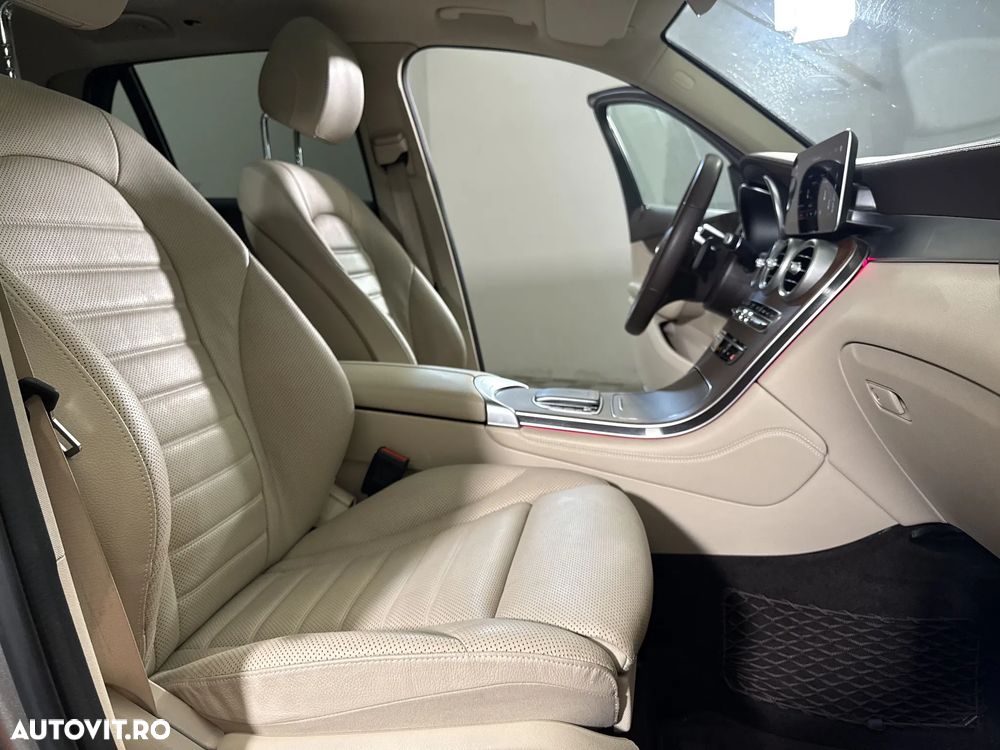 Mercedes-Benz GLC - 12