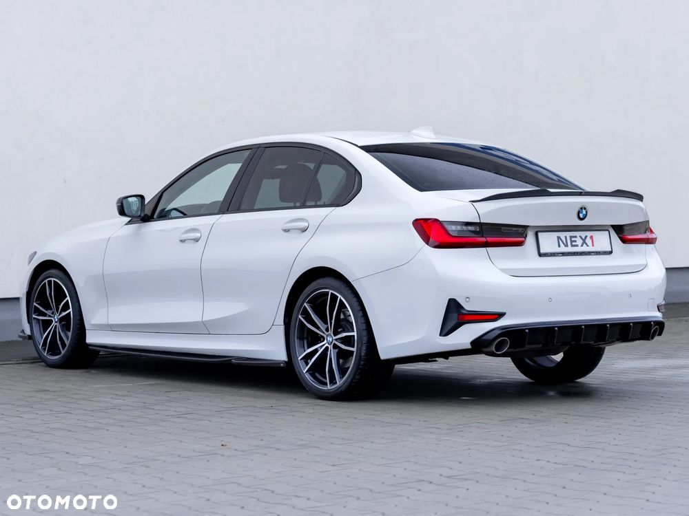 BMW Seria 3 318d M Sport - 10