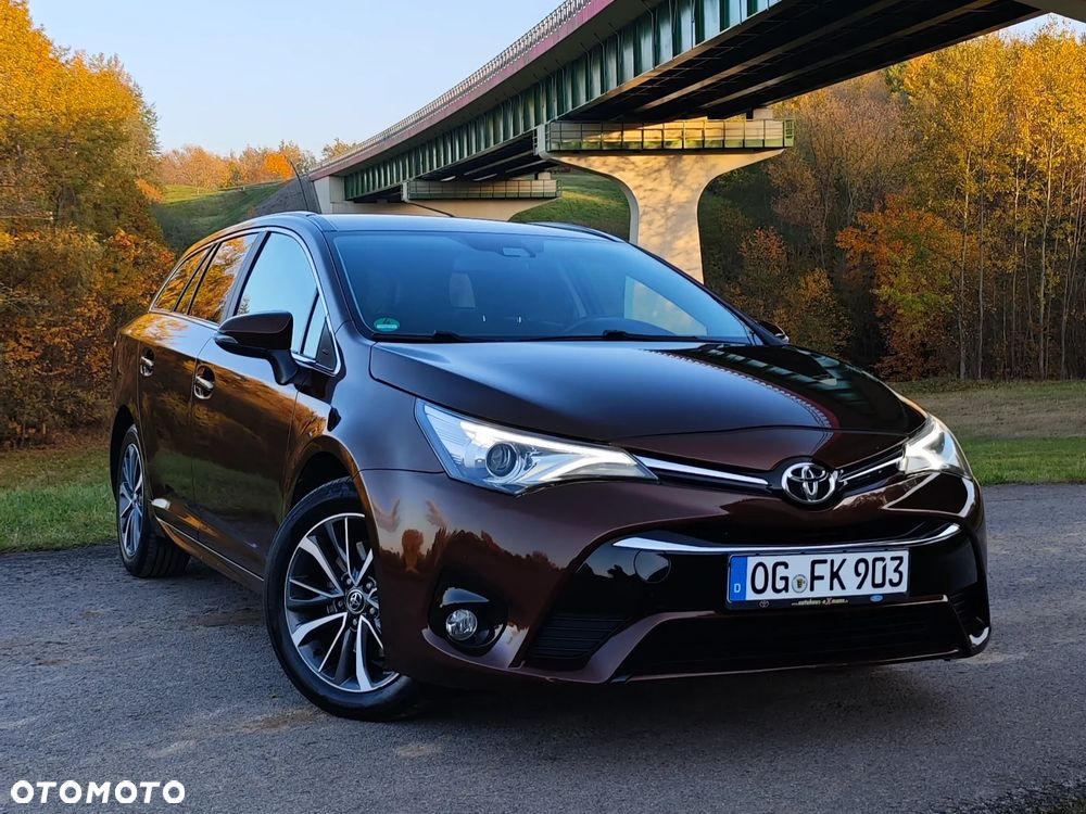 Toyota Avensis 2.0 D-4D Prestige - 25