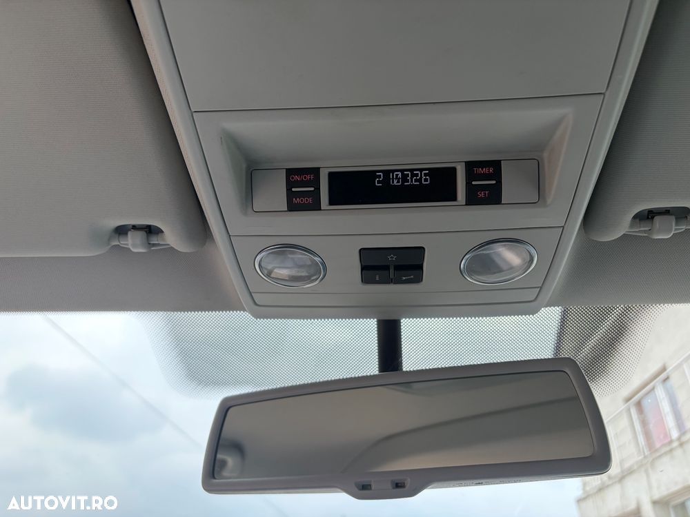 Volkswagen Caravelle - 23