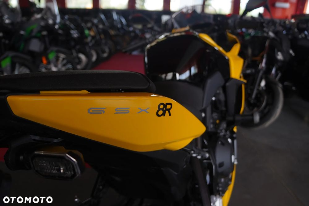 Suzuki GSX - 20
