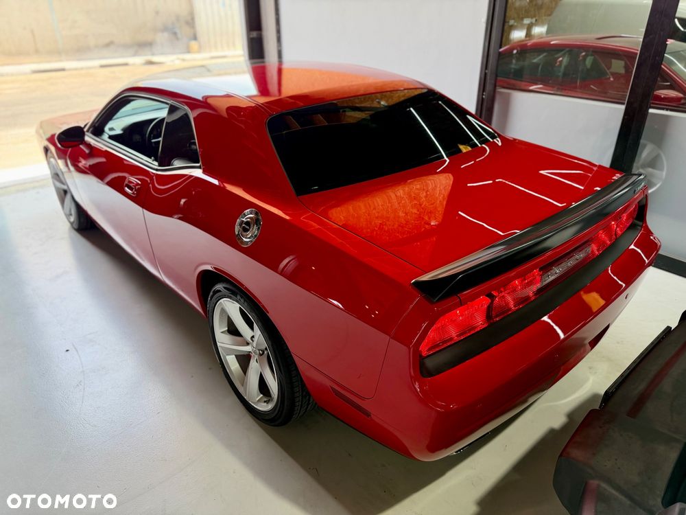 Dodge Challenger 6.1 SRT8 - 3