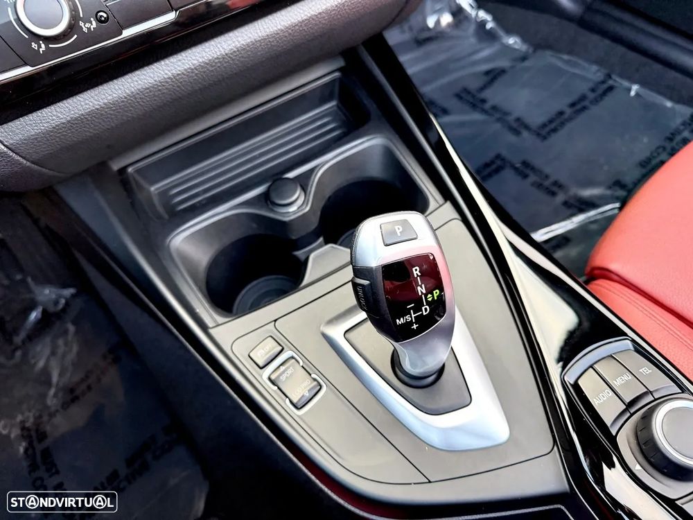 BMW 218 i Cabrio Line Sport Auto - 18