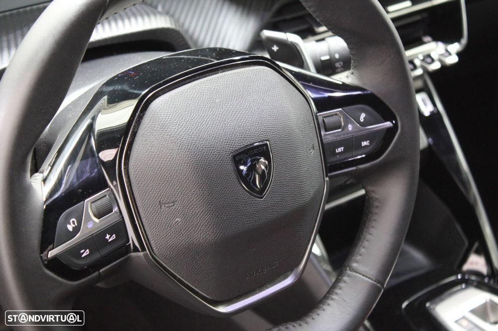 Peugeot 2008 1.2 PureTech Allure - 12