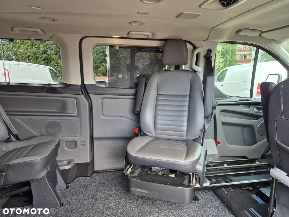 Ford Tourneo Custom - 20