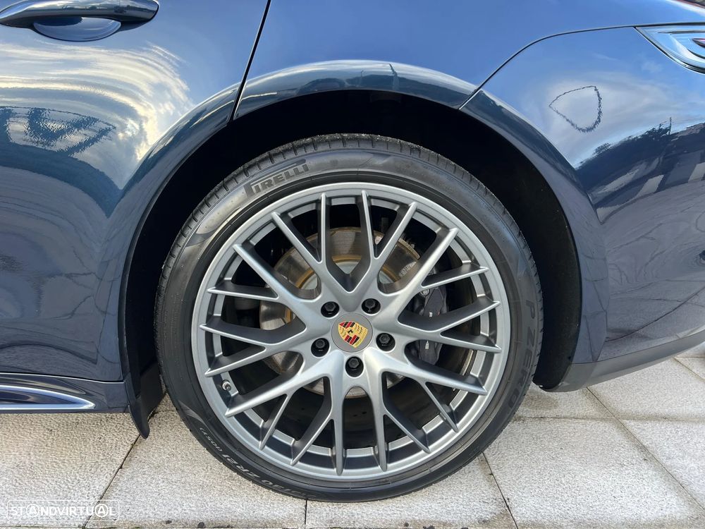Porsche Panamera 4 E-Hybrid - 13