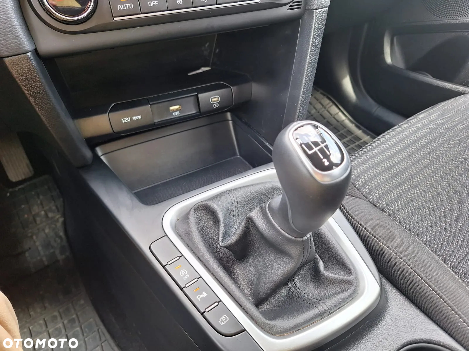 Kia Ceed 1.5 T-GDI M - 14