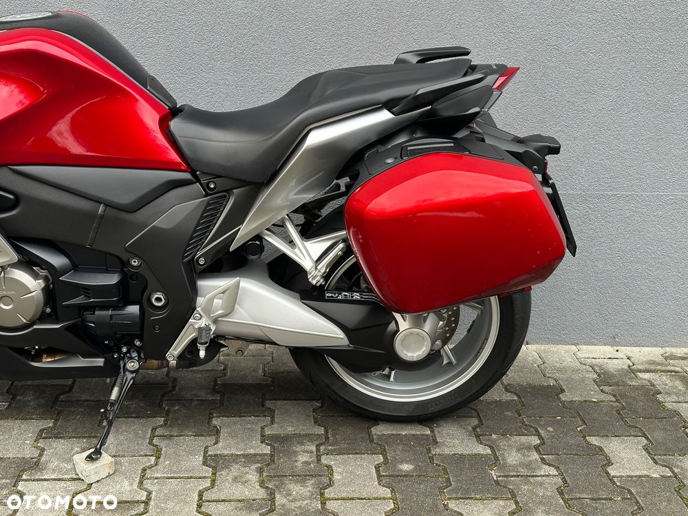 Honda VFR - 8