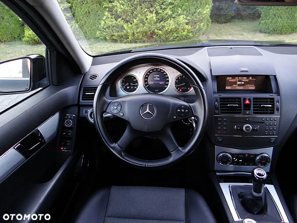 Mercedes-Benz Klasa C 180 Avantgarde Edition - 28