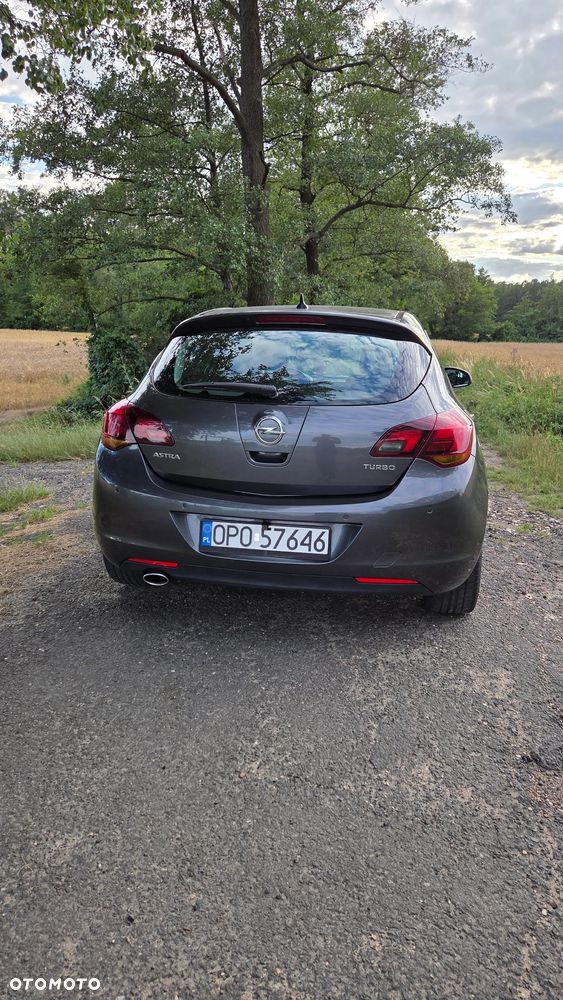 Opel Astra 1.4 T Cosmo - 4