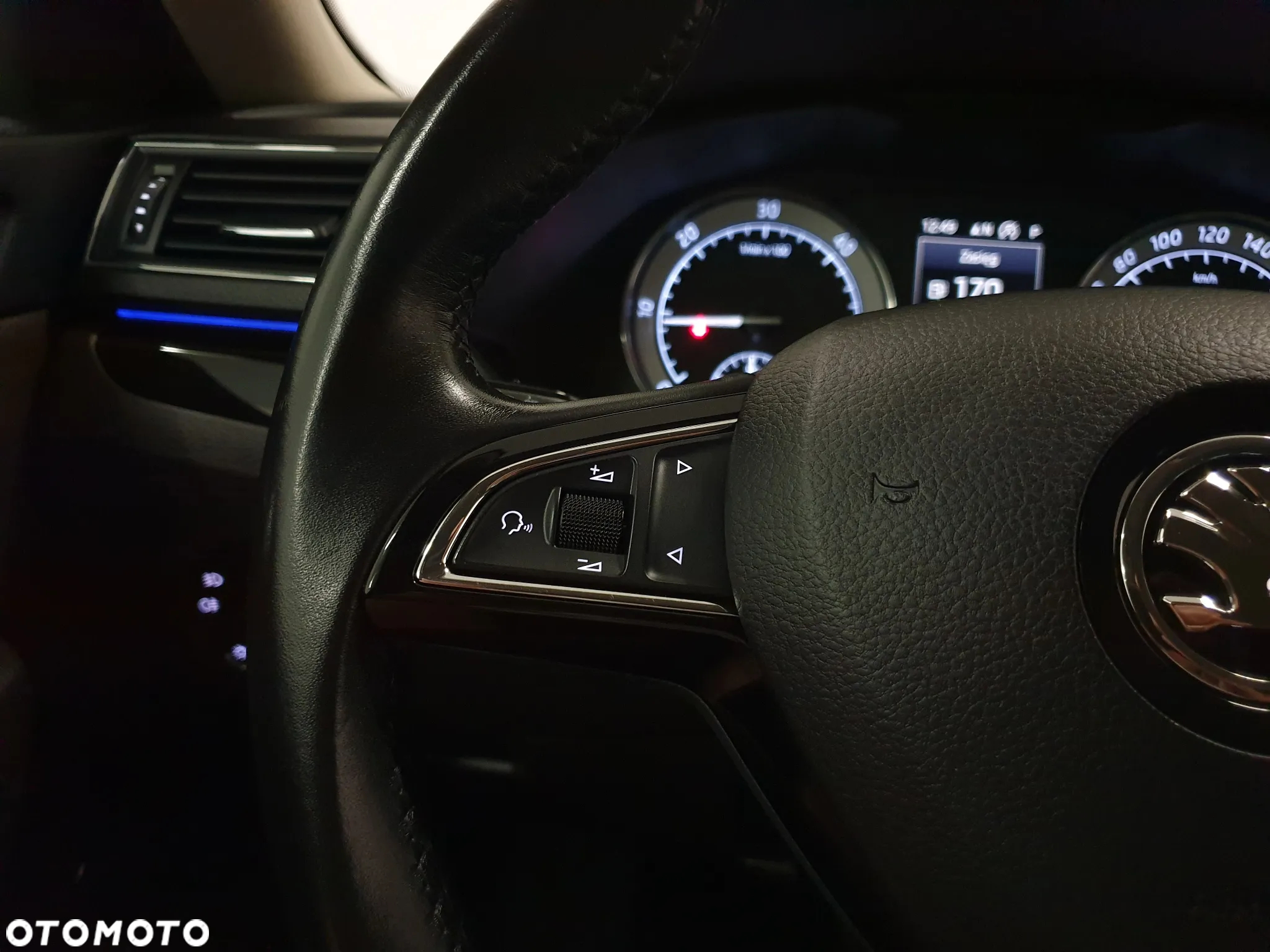 Skoda Superb 2.0 TDI 4x4 L&K DSG - 10