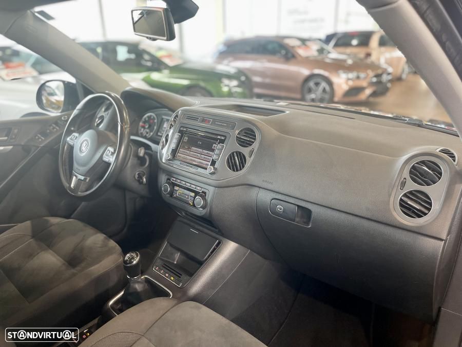 VW Tiguan 2.0 TDi Sport BlueMotion - 26