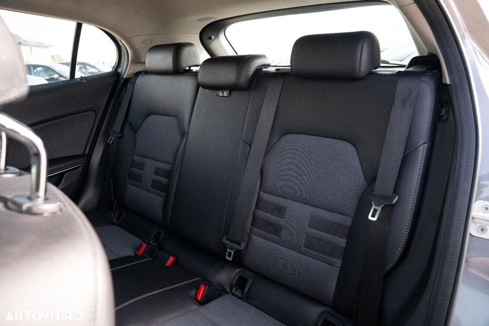 Mercedes-Benz GLA - 22