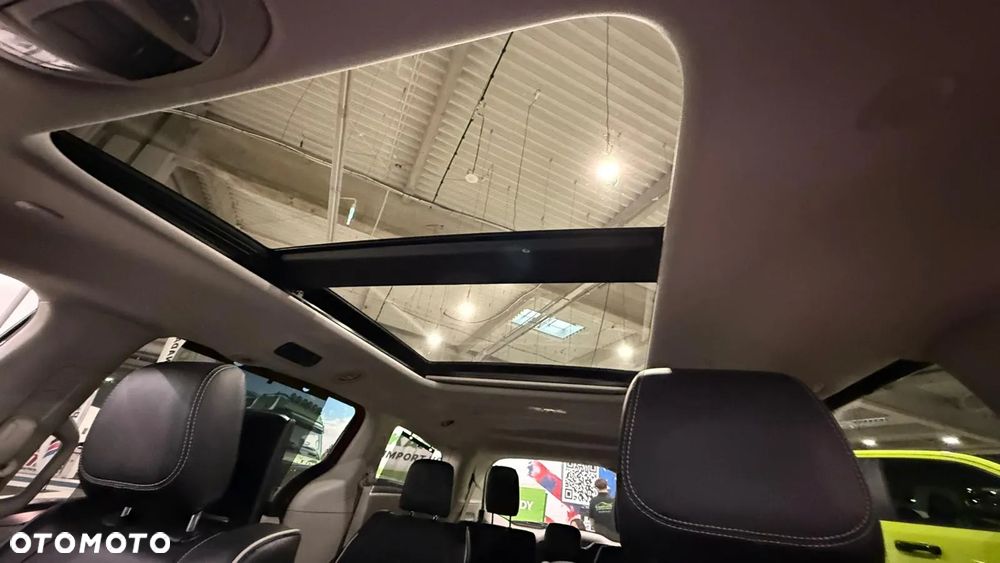 Chrysler Pacifica - 16