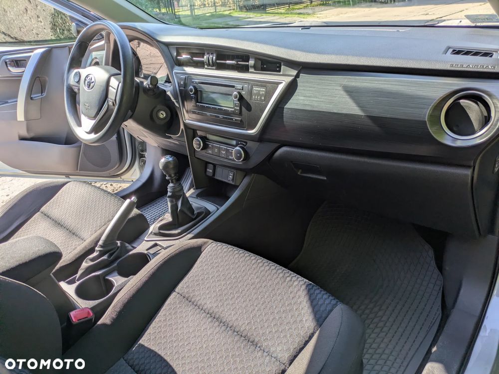 Toyota Auris 1.6 Active - 9