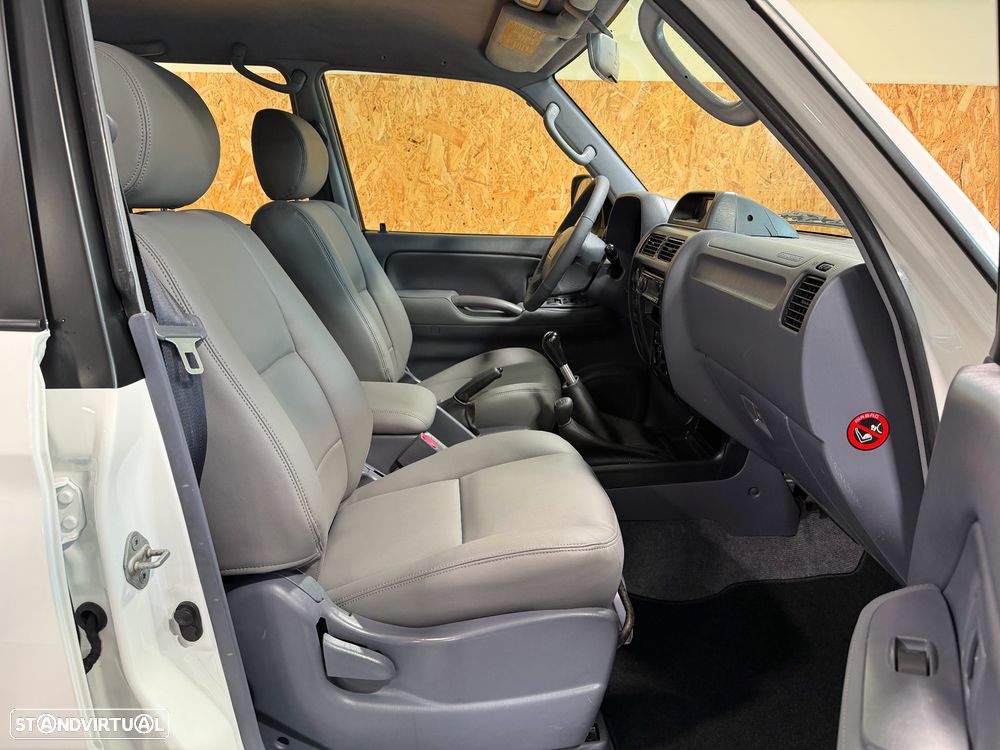 Toyota Land Cruiser 3.0 TD Pack 2 - 29