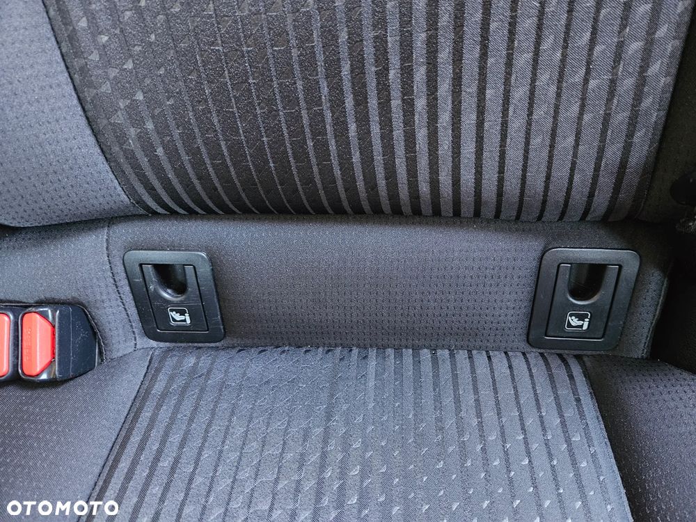 Toyota Prius Hybrid Executive - 14