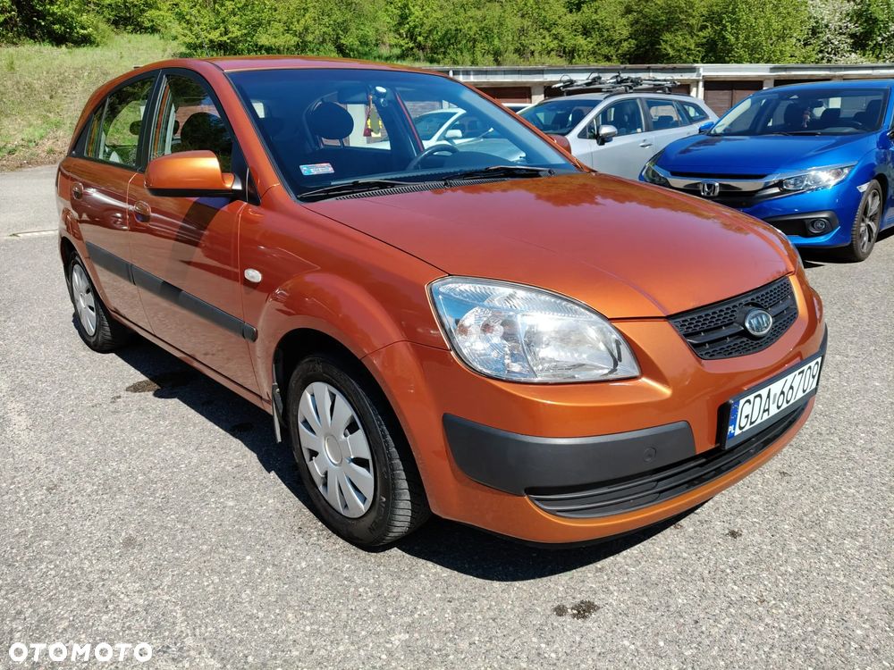 Kia Rio 1.4 Comfort - 1