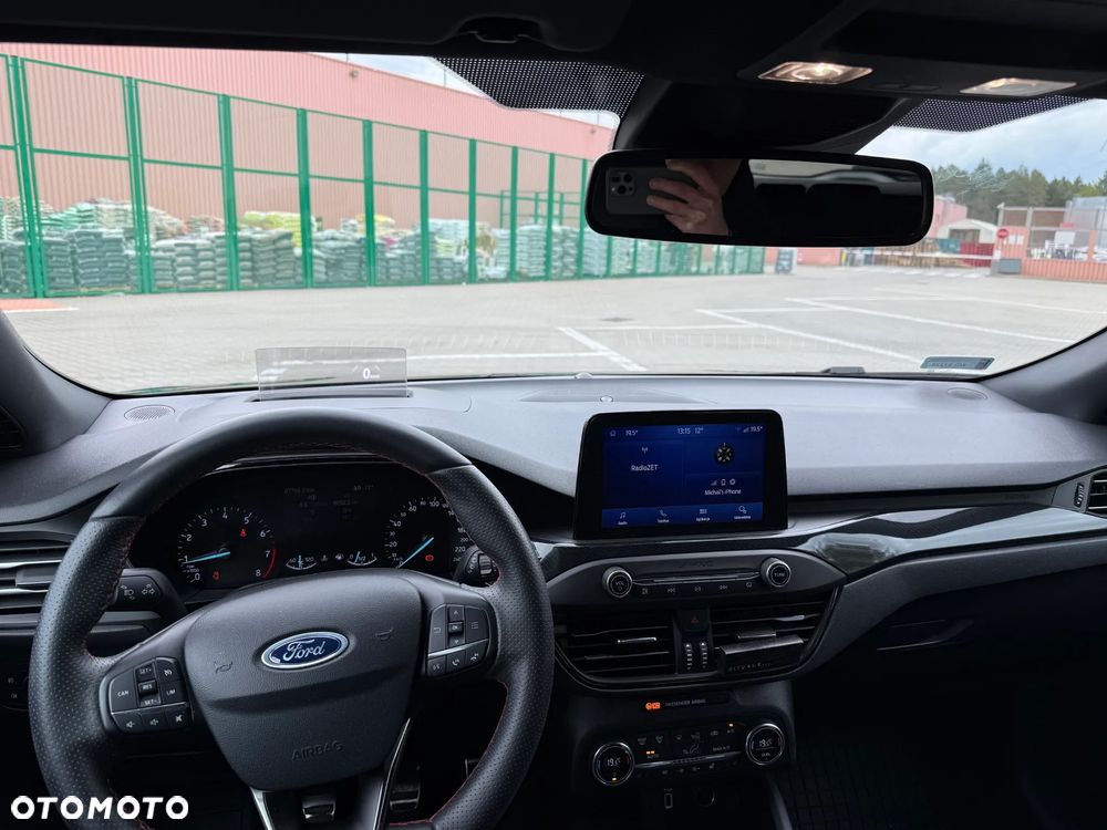 Ford Focus 1.5 EcoBoost ST-Line - 23