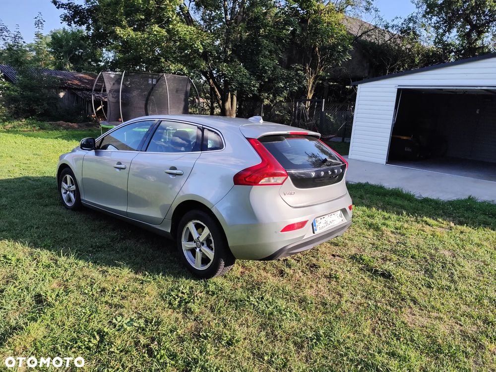 Volvo V40 D2 Momentum - 3