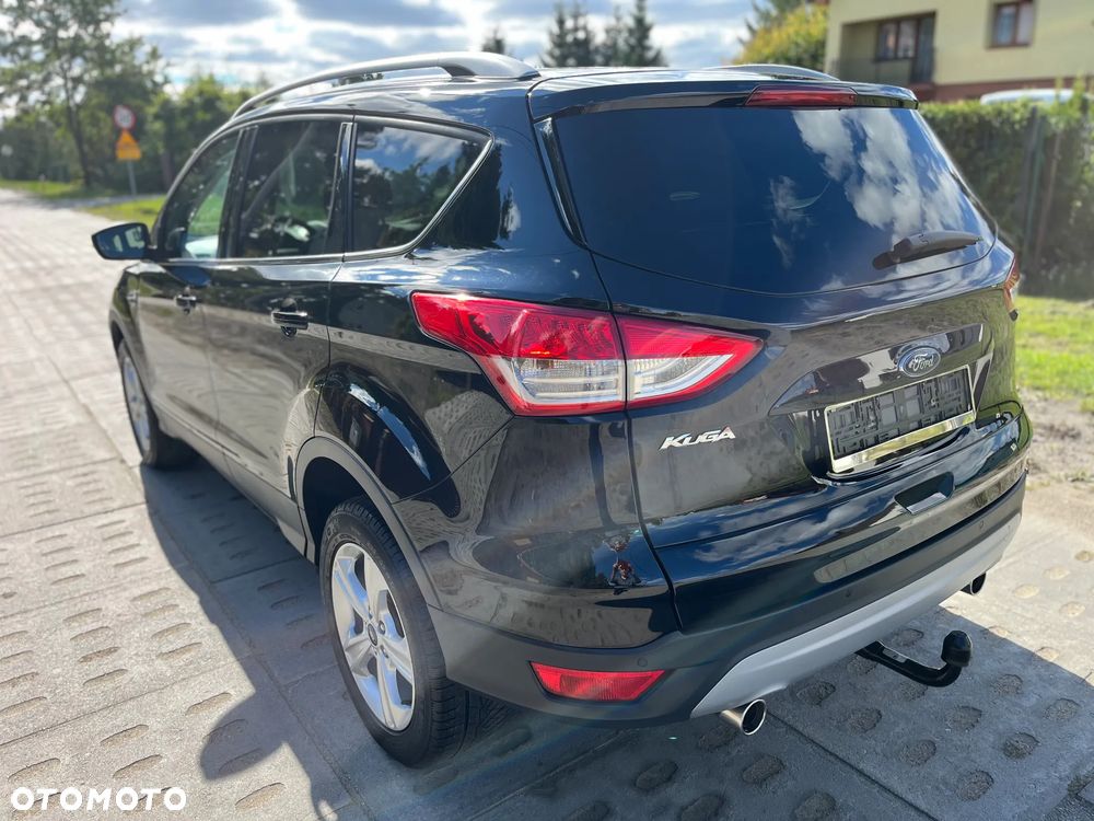 Ford Kuga 2.0 TDCi 2x4 Titanium - 11