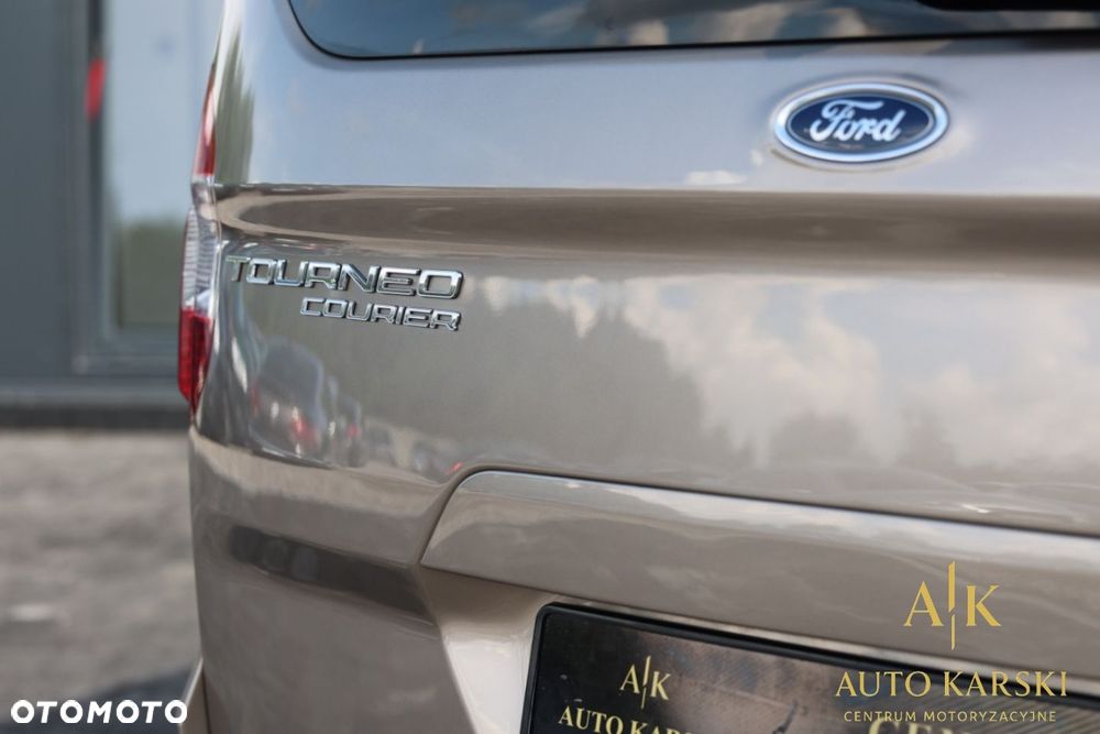 Ford Tourneo Courier - 13