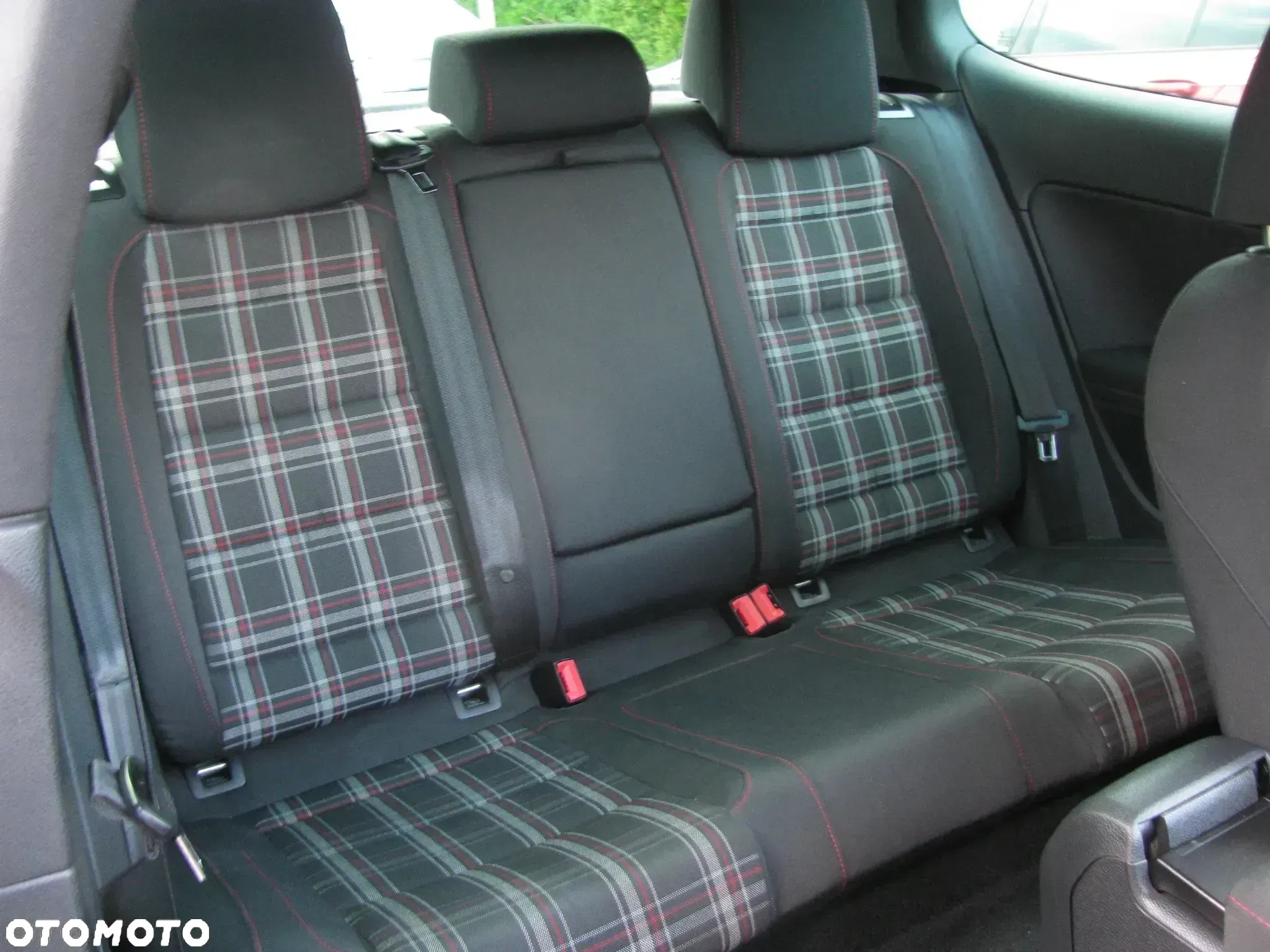 Volkswagen Golf 2.0 GTI DSG - 29