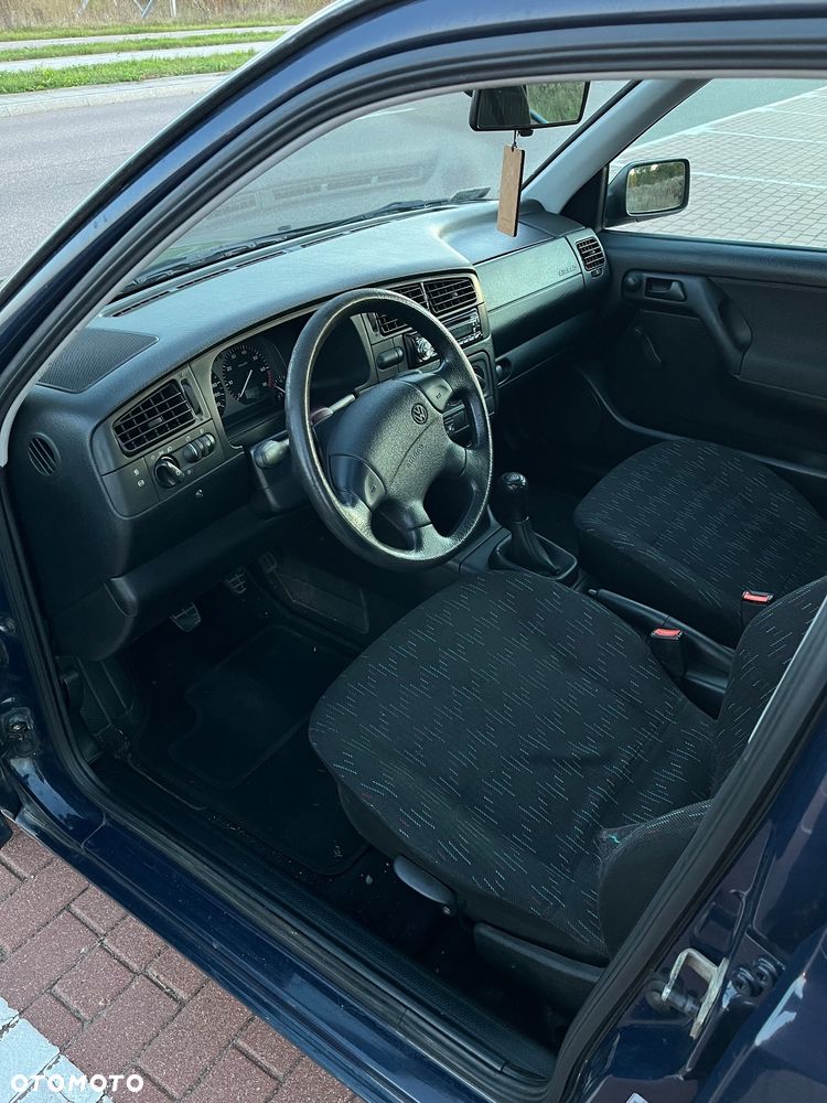 Volkswagen Golf 1.8 CL - 8