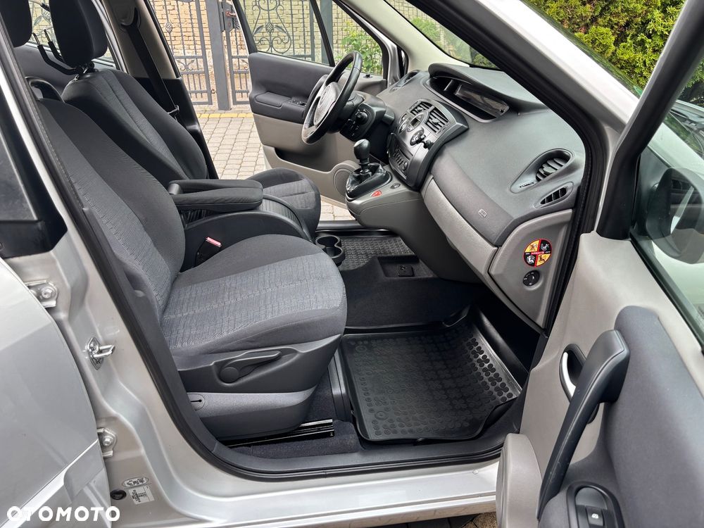 Renault Scenic 1.6 16V Expression - 13