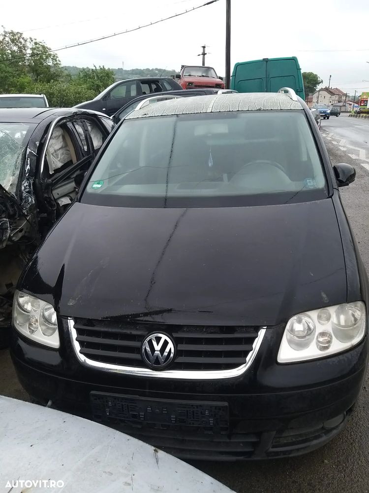 Dezmembram Volkswagen Touran din 2005 , 2.0 TDI , Cod Motor: BKD , Negru - 1